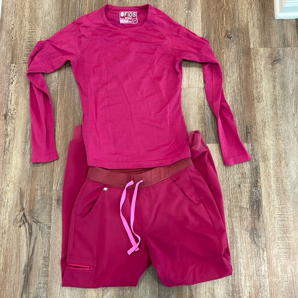 Figs magenta pink undersrub top and jogger pant